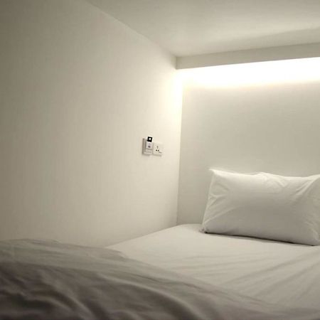 3 Howw Hostel At Sukhumvit 21 Bangkok Bagian luar foto