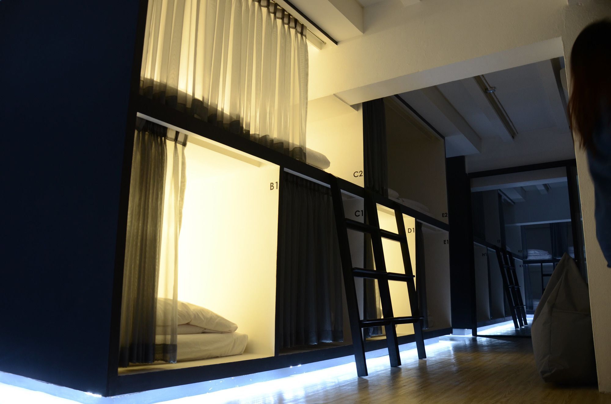 3 Howw Hostel At Sukhumvit 21 Bangkok Bagian luar foto