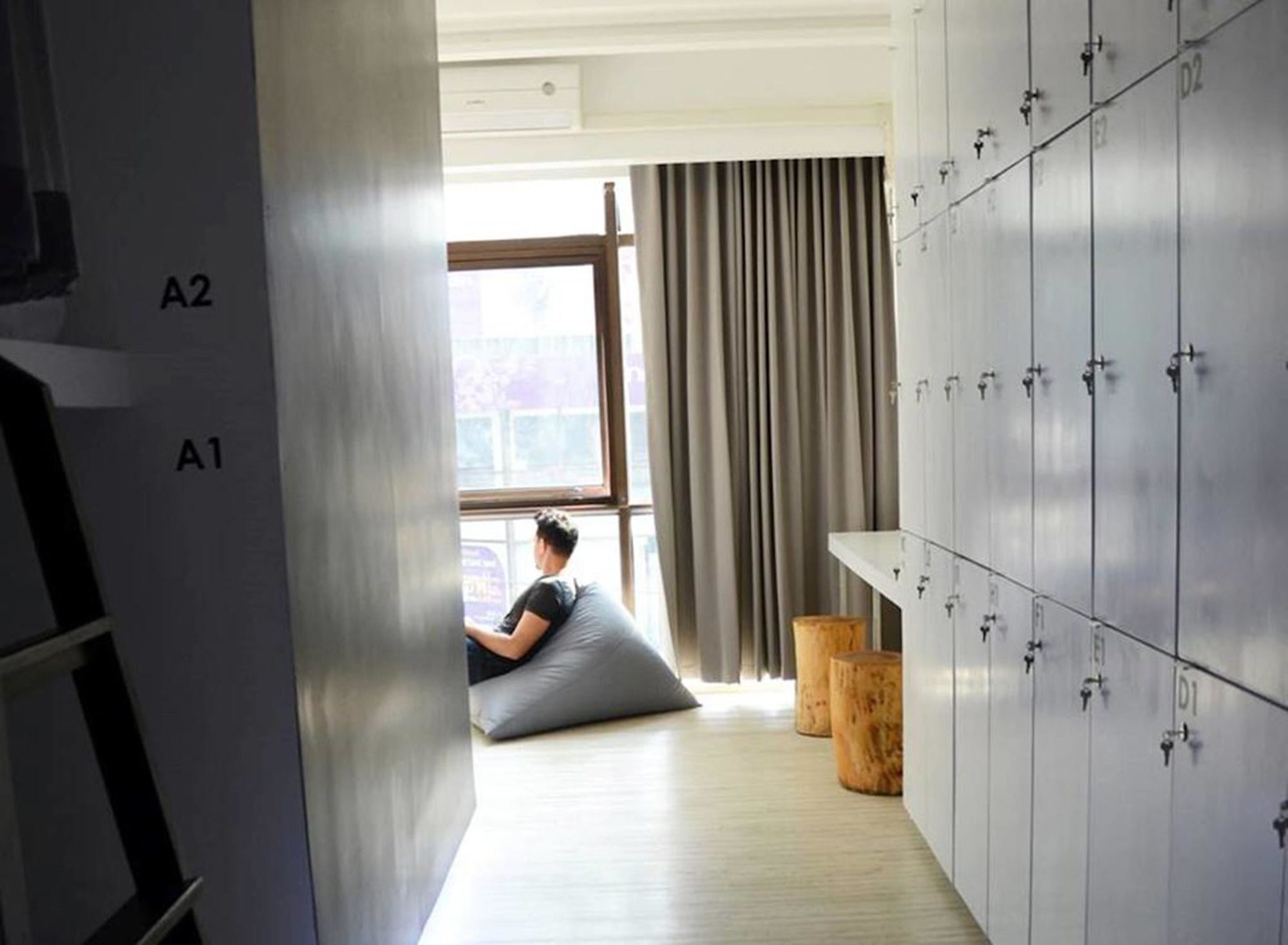 3 Howw Hostel At Sukhumvit 21 Bangkok Bagian luar foto