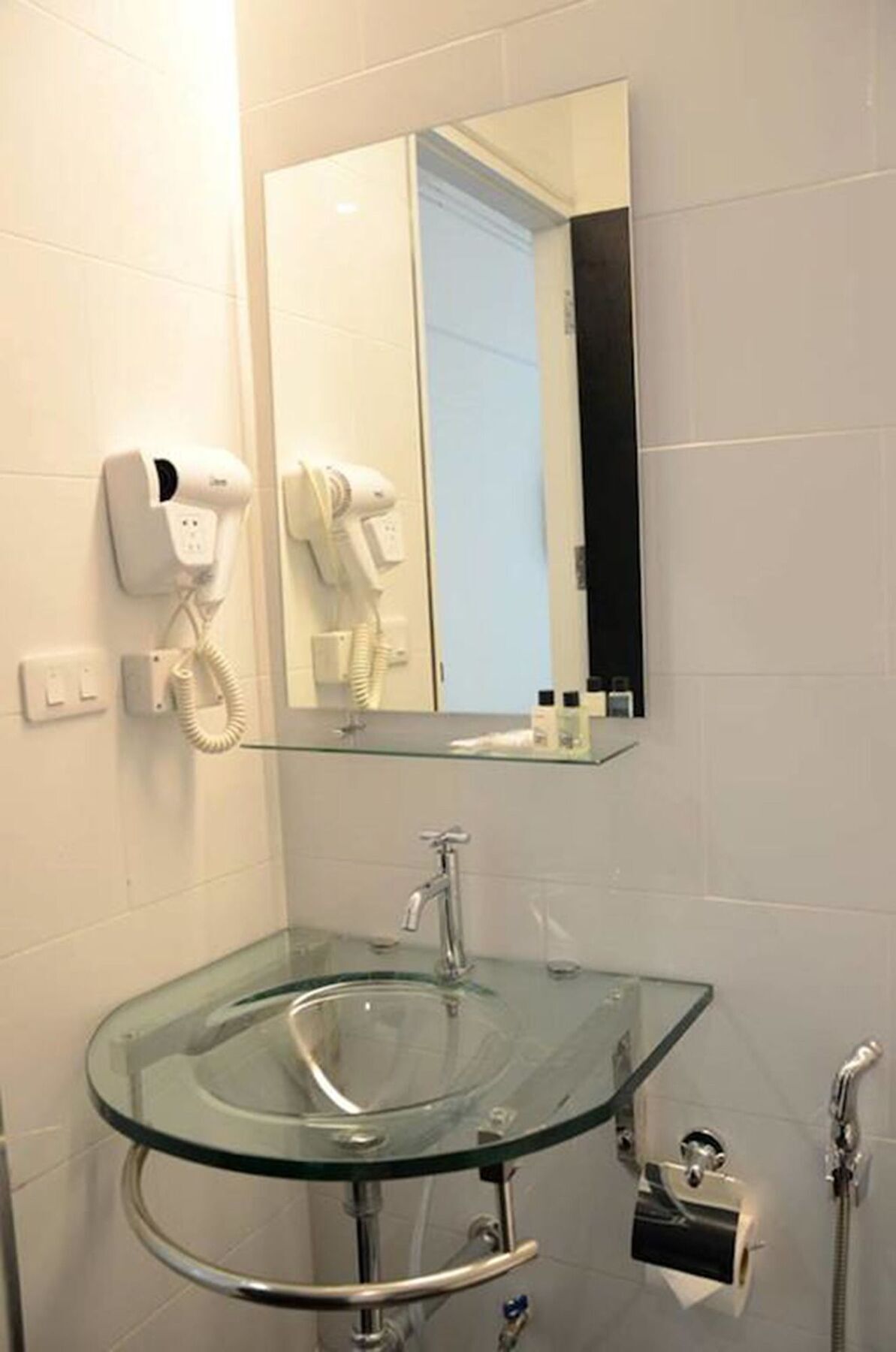 3 Howw Hostel At Sukhumvit 21 Bangkok Bagian luar foto