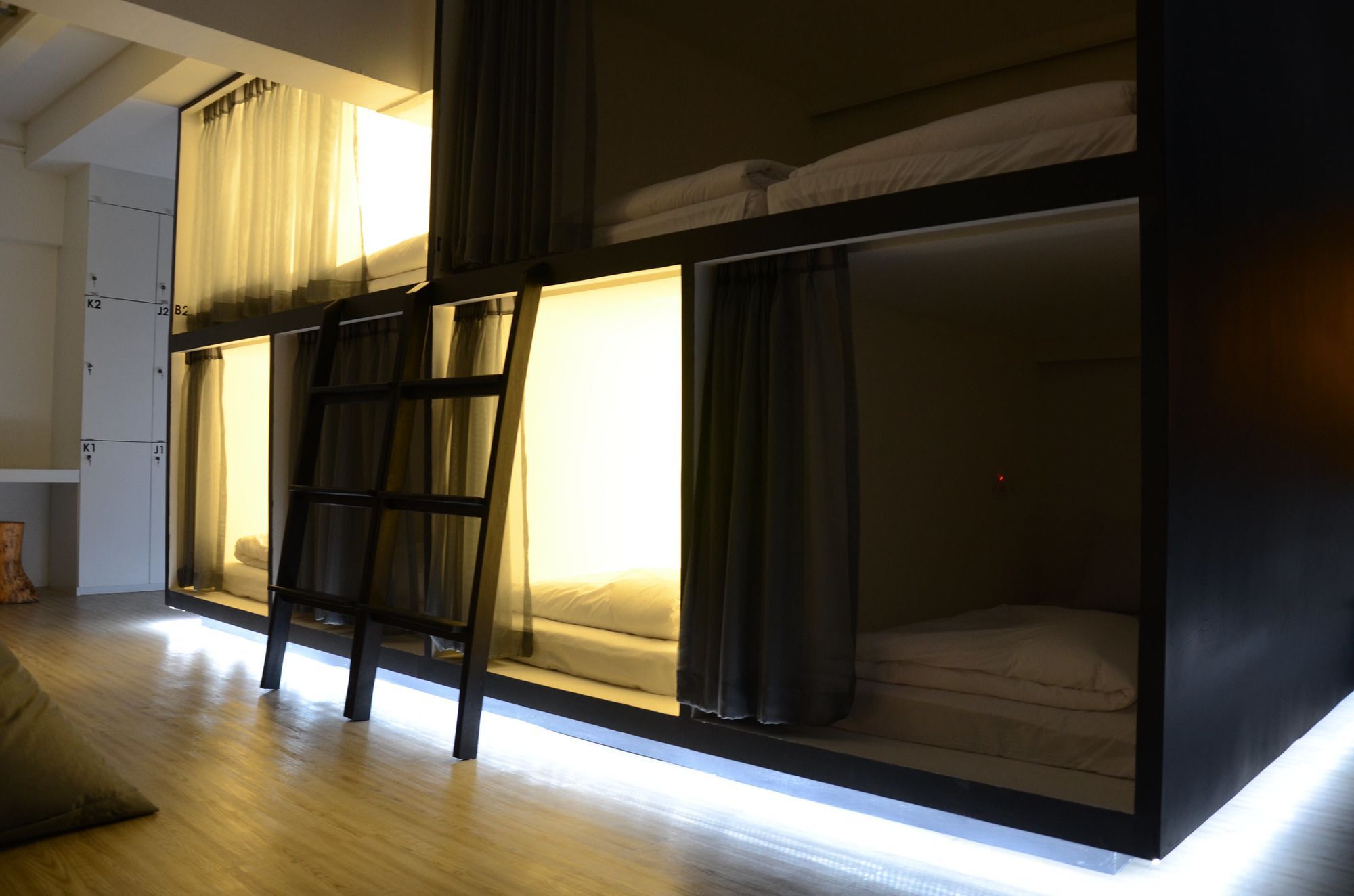 3 Howw Hostel At Sukhumvit 21 Bangkok Bagian luar foto