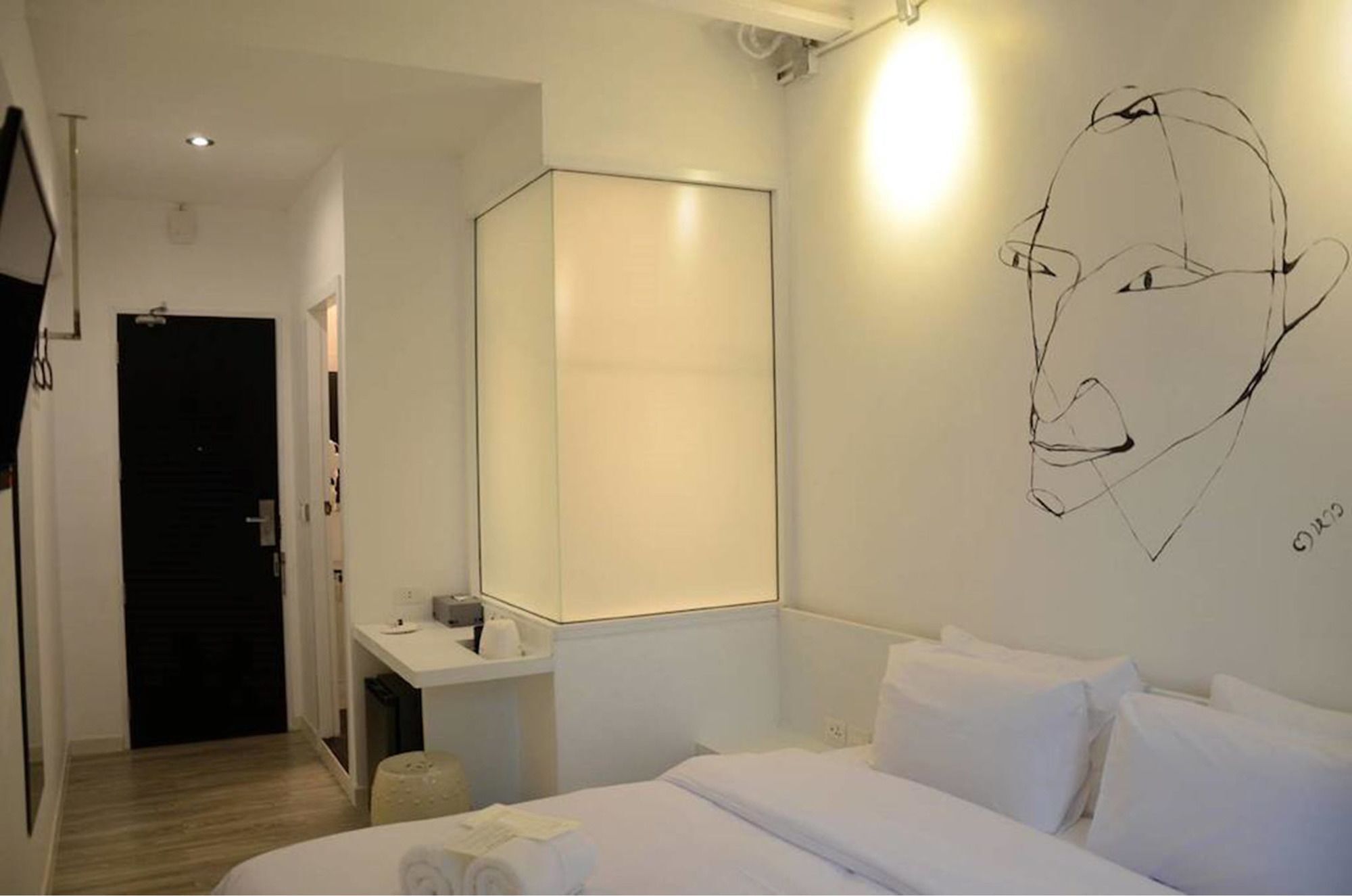 3 Howw Hostel At Sukhumvit 21 Bangkok Bagian luar foto