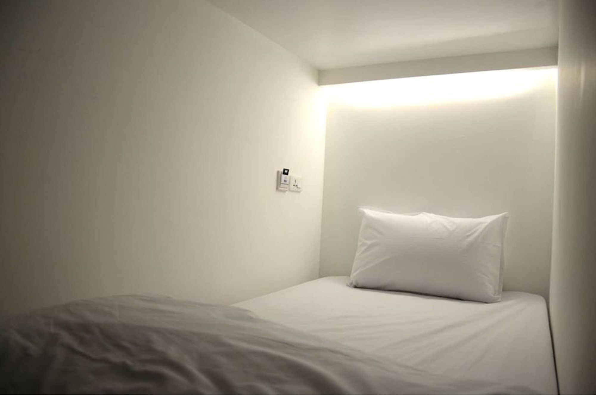 3 Howw Hostel At Sukhumvit 21 Bangkok Bagian luar foto