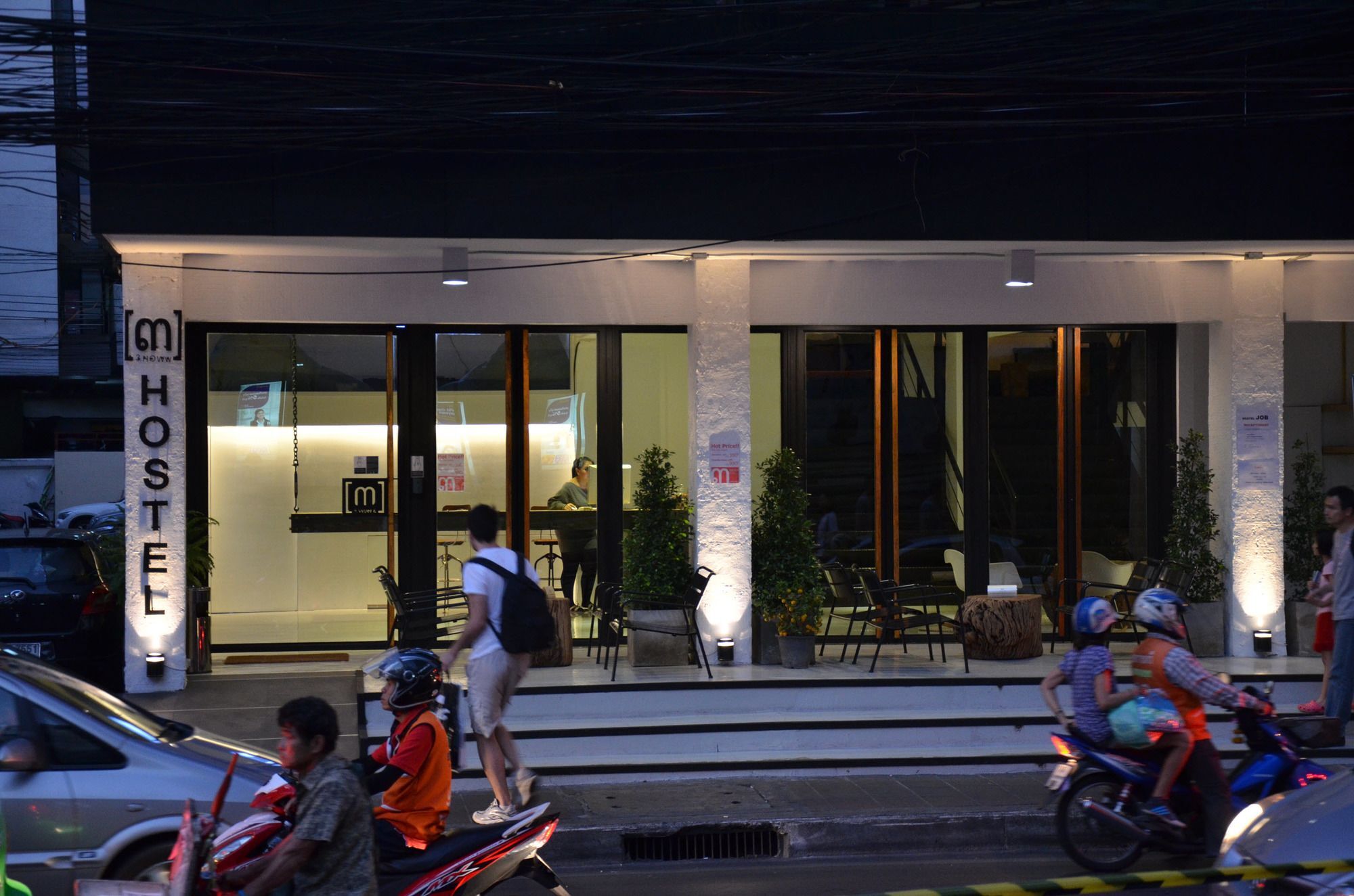 3 Howw Hostel At Sukhumvit 21 Bangkok Bagian luar foto